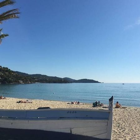 Au Petit Bonheur Vue Mer, Parking, 400M Plage Le Lavandou Exterior foto